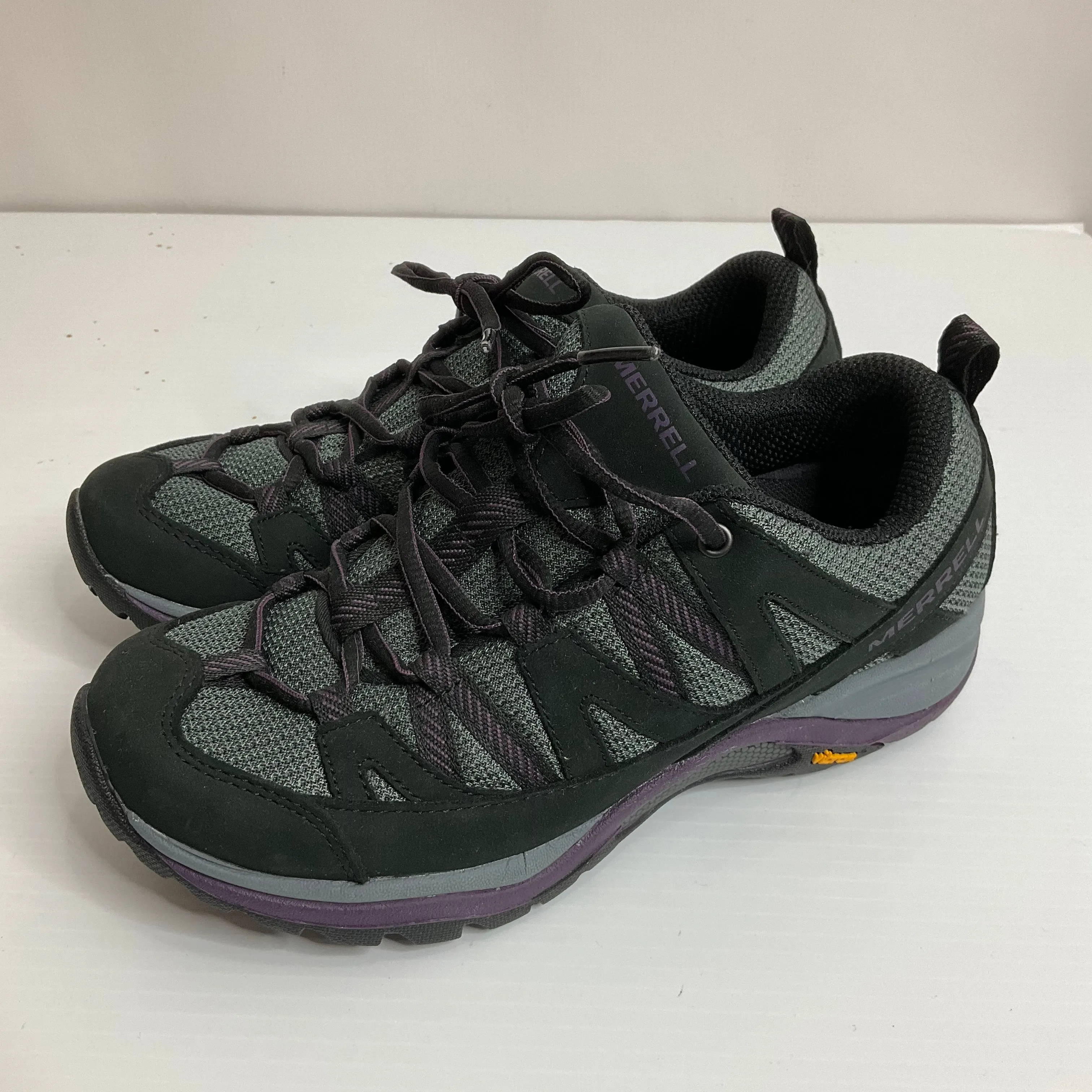 Black Shoes Athletic Merrell, Size 6.5