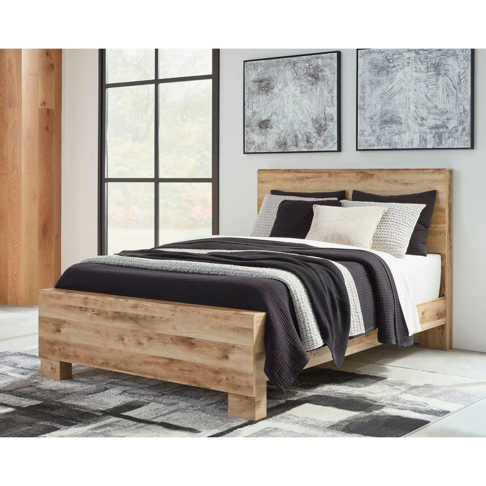 Hyanna Panel Bed