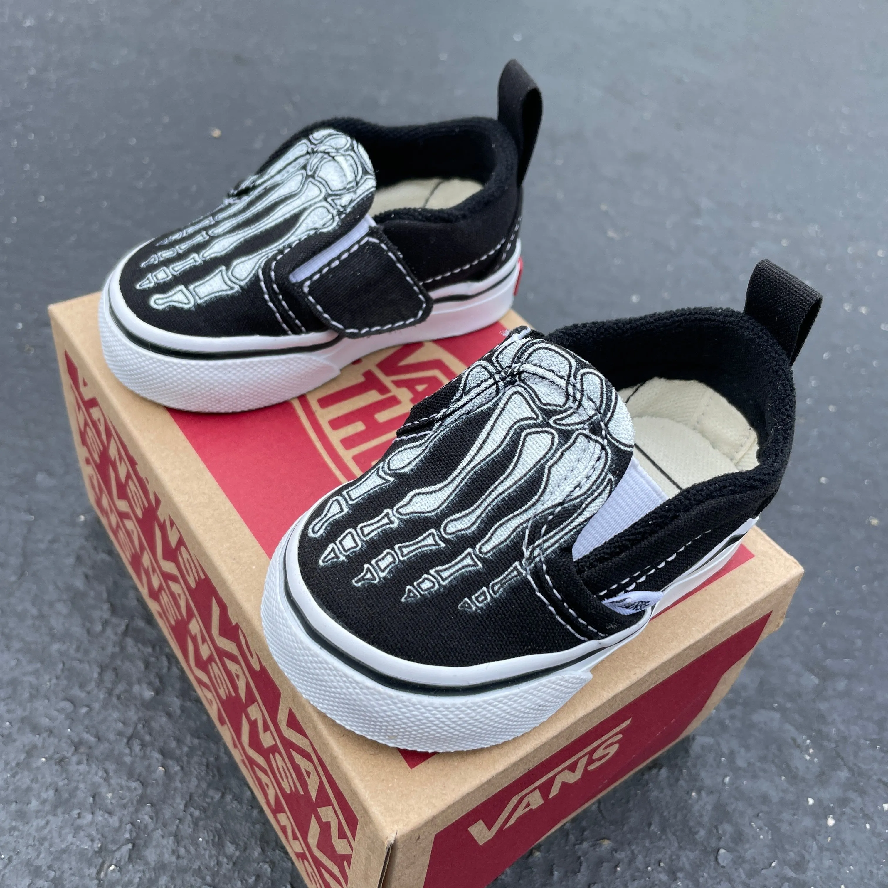 Kids Shoes - Custom Skeleton Feet X-Ray Slip On Vans Shoes for Kids and Toddlers