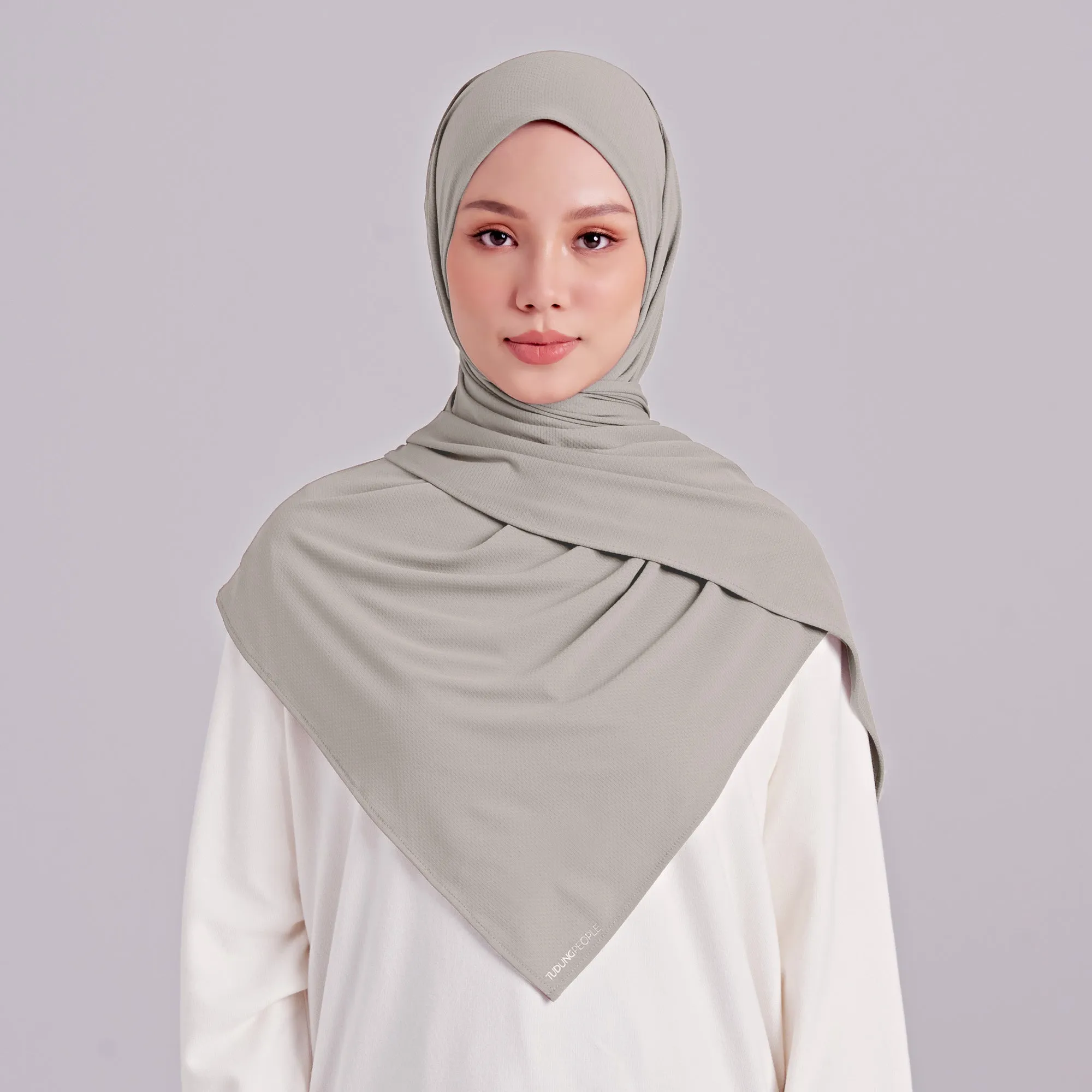 Najwa Sport Shawl - Whistle