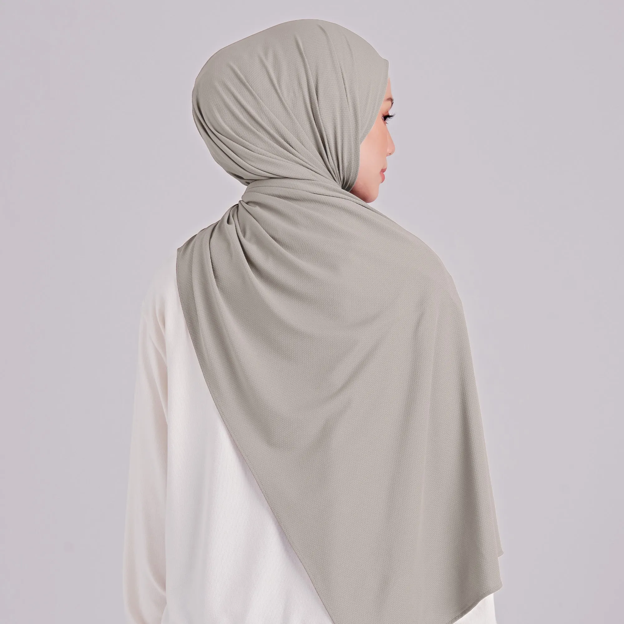 Najwa Sport Shawl - Whistle