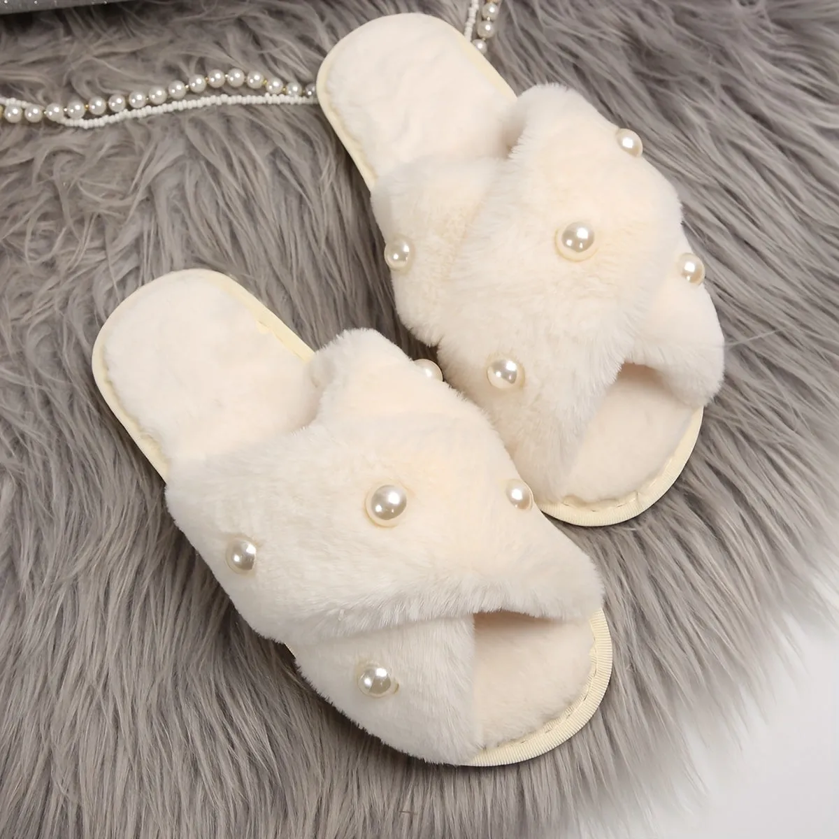 Women's Faux Fur Slides With Elegant Faux Pearls, Comfy Open Toe House Slippers For Indoor/Outdoor Use, Fashionable Crisscross Bands Slip-On Footwear, Winter & Autumn